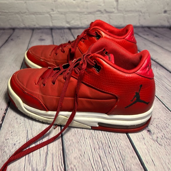 Jordan Flight Origin 3. Size 5.5Y
Gym Red/Black-White-Black - Picture 9 of 16